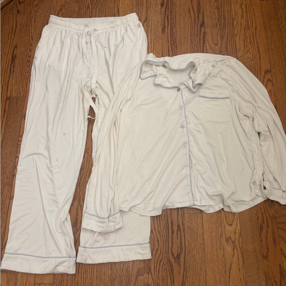 Cozy Earth Bamboo Pajama Set – Ivory/Cream | Size L | Button-Up Top & Pants